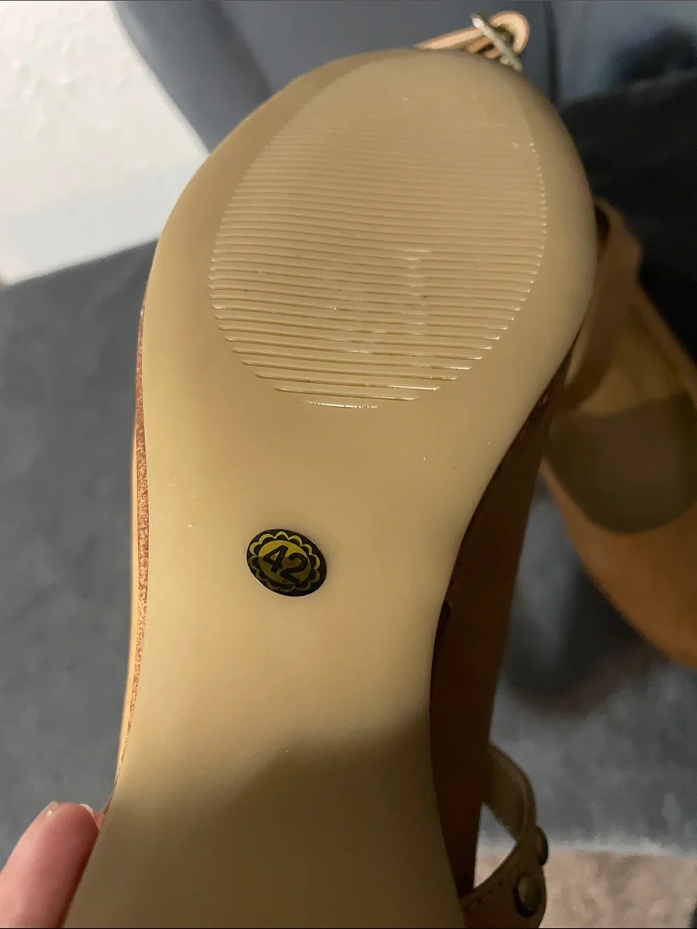 N/A elegant tan